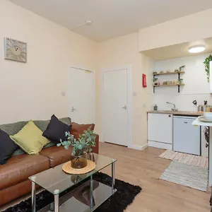 Cozy 1b Groundfloor - 8 Minute From Centre Edimburgo